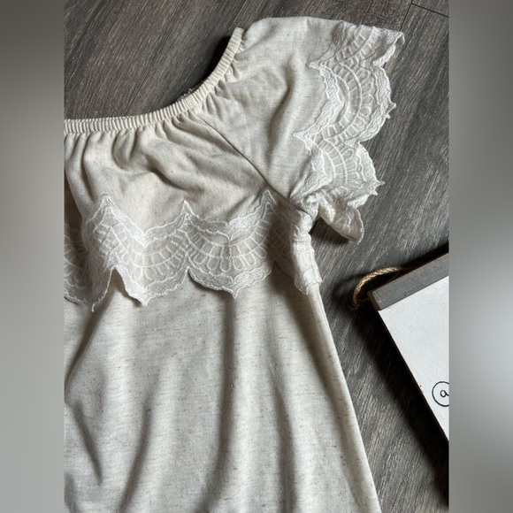 Daniel Rainn Kandra Linen Blend Scalloped Ruffled Cream Off-Shoulder Top. Size S - Picture 7 of 8